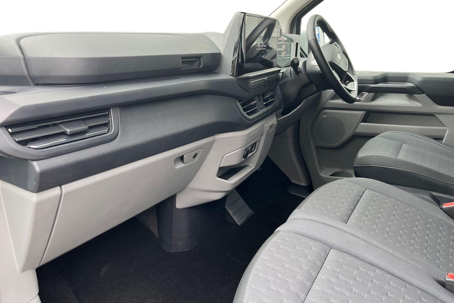 Ford TRANSIT CUSTOM Photo 3
