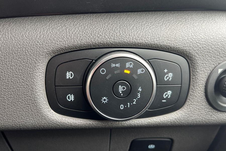Ford TRANSIT Photo 04583a9b-25f1-42c4-aac3-8cbb57e12f8b.jpg