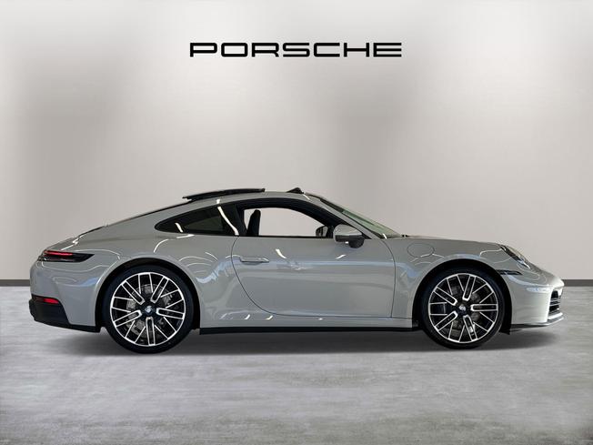 PORSCHE 911 Photo 8