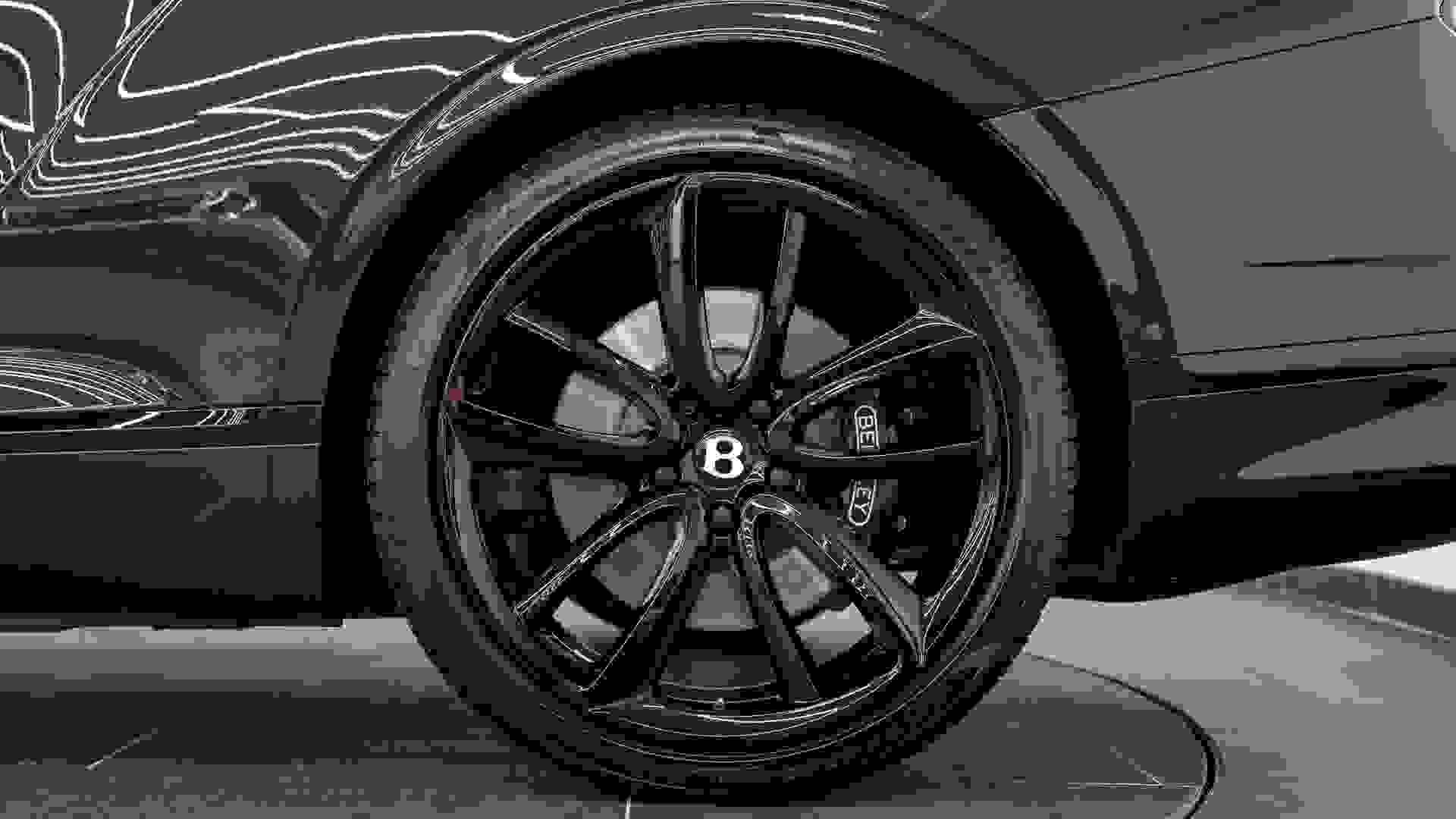Bentley Continental GTC Photo 045e2348-babe-4702-a2b0-cb676e267ccd.jpg