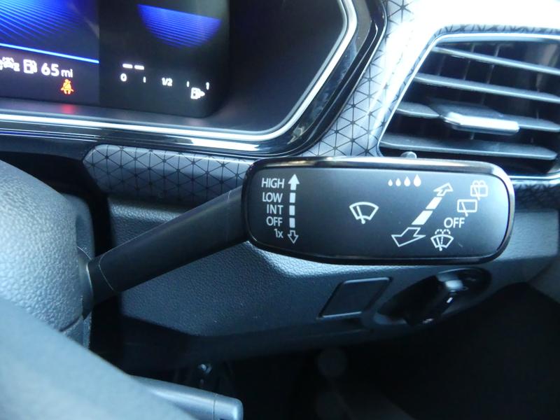 Volkswagen T-Cross Photo 048411ea-0339-48f6-8576-23eac4679e1d.jpg