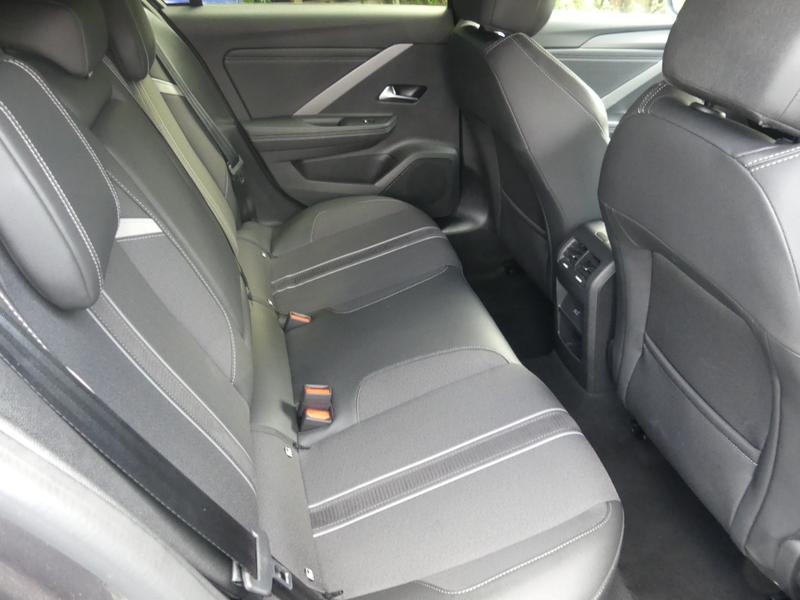 Vauxhall Astra Photo 048b361f-3eea-4a0c-9d4d-c45863656d3f.jpg