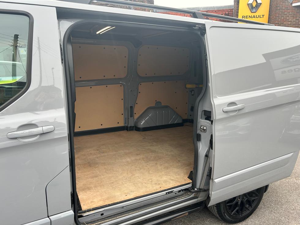 Ford Transit Custom Photo 048c65ce-6ed7-4564-93b3-74d0aeddf259.jpeg
