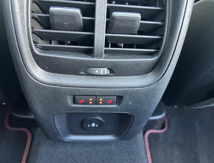 Ford Kuga Photo 0499caf9-facf-4a49-b474-7b01f02b0358.jpg