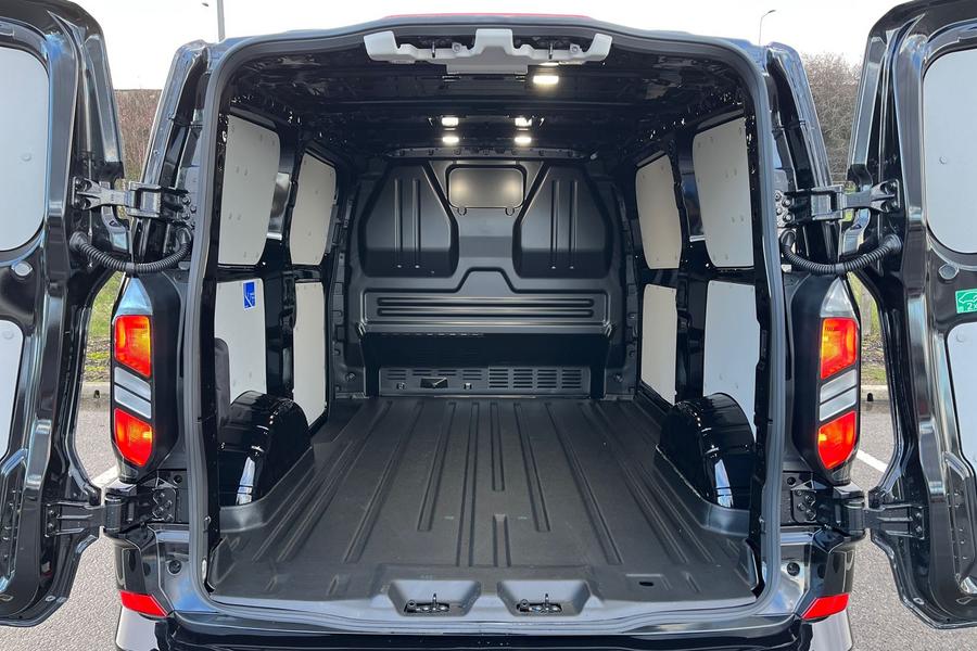 Ford TRANSIT CUSTOM Photo 049eaa1b-af8c-4f85-91b2-72d18e1fada2.jpg