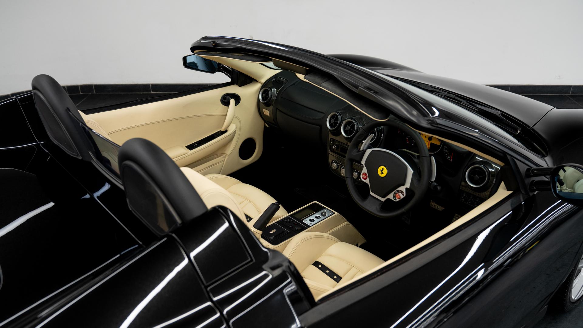 Ferrari F430 Photo 049f663d-3395-4c2d-8bfd-9e5cf86c3c5f.jpg