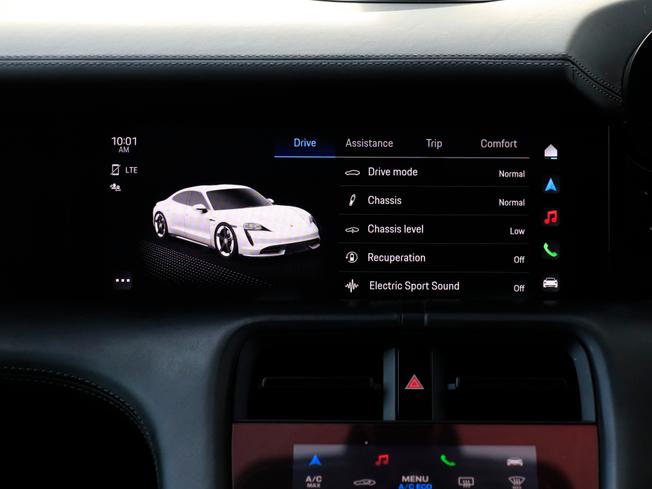 PORSCHE Taycan Photo 22