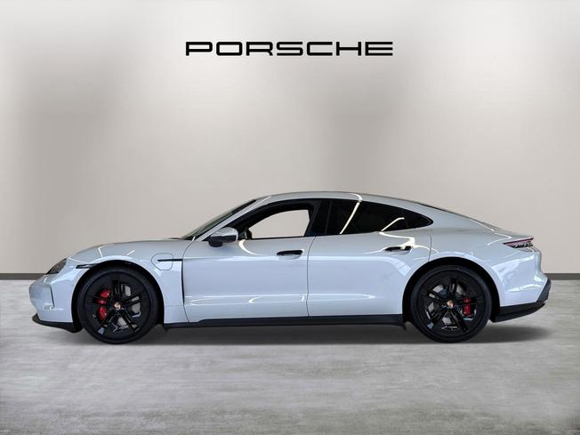 Porsche Taycan Photo 6