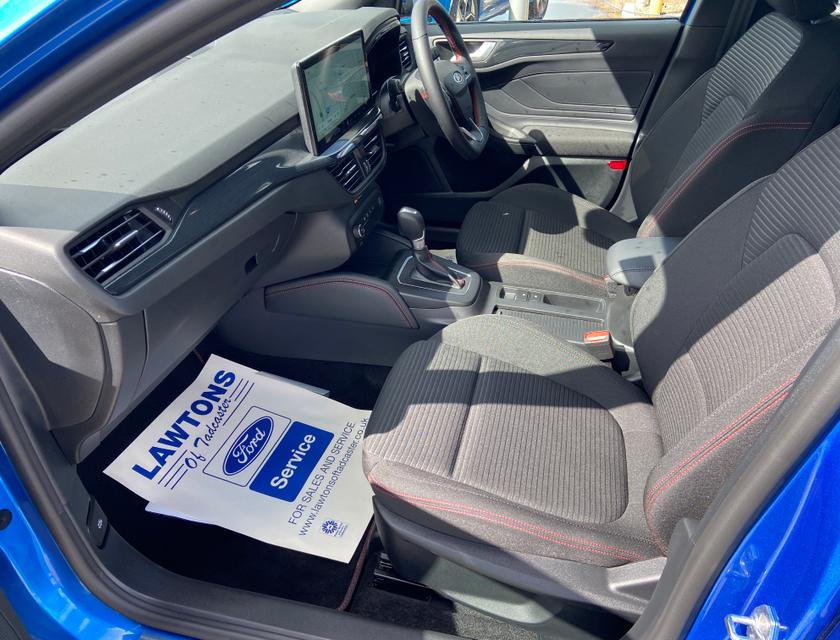 Ford Focus Photo 04bef209-9a4d-44d8-a9a1-a2c1096fa925.jpg