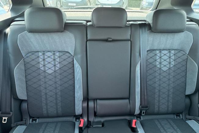 VOLKSWAGEN Tiguan Photo 30