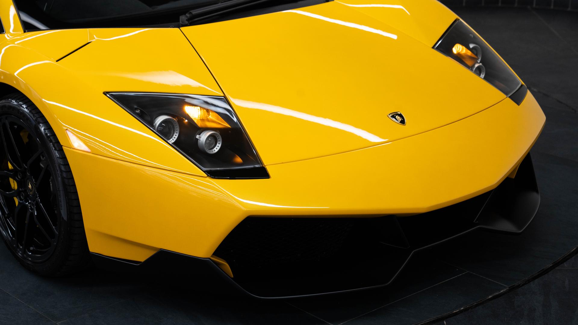 LAMBORGHINI Murcielago Photo 04c6c3f2-4ab6-424f-9cfb-652829ddfeff.jpg