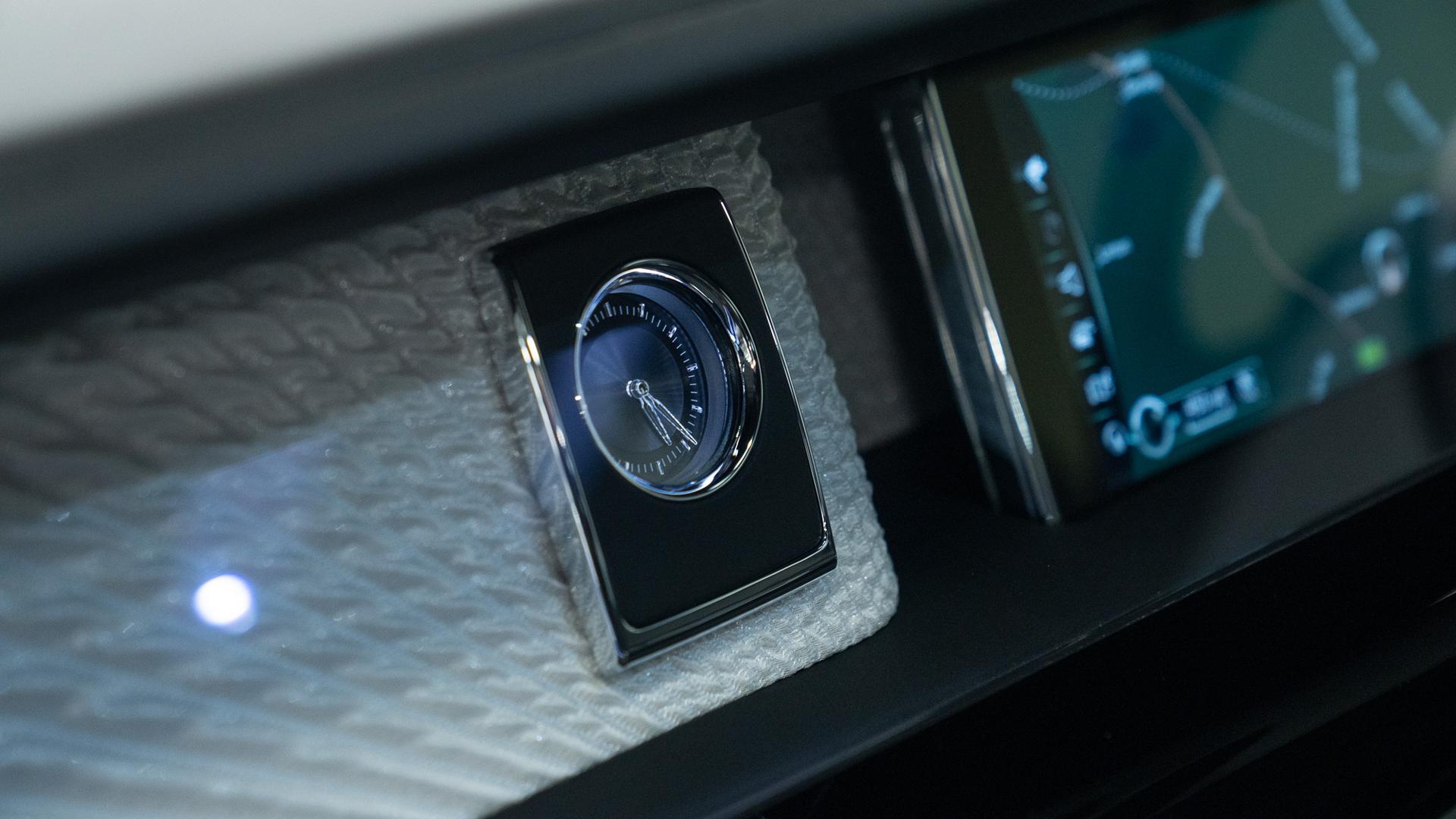 Rolls-Royce Phantom Photo 04d7f605-c918-4909-8334-688d8f2ab0b7.jpg