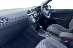 VOLKSWAGEN Tiguan Photo 2
