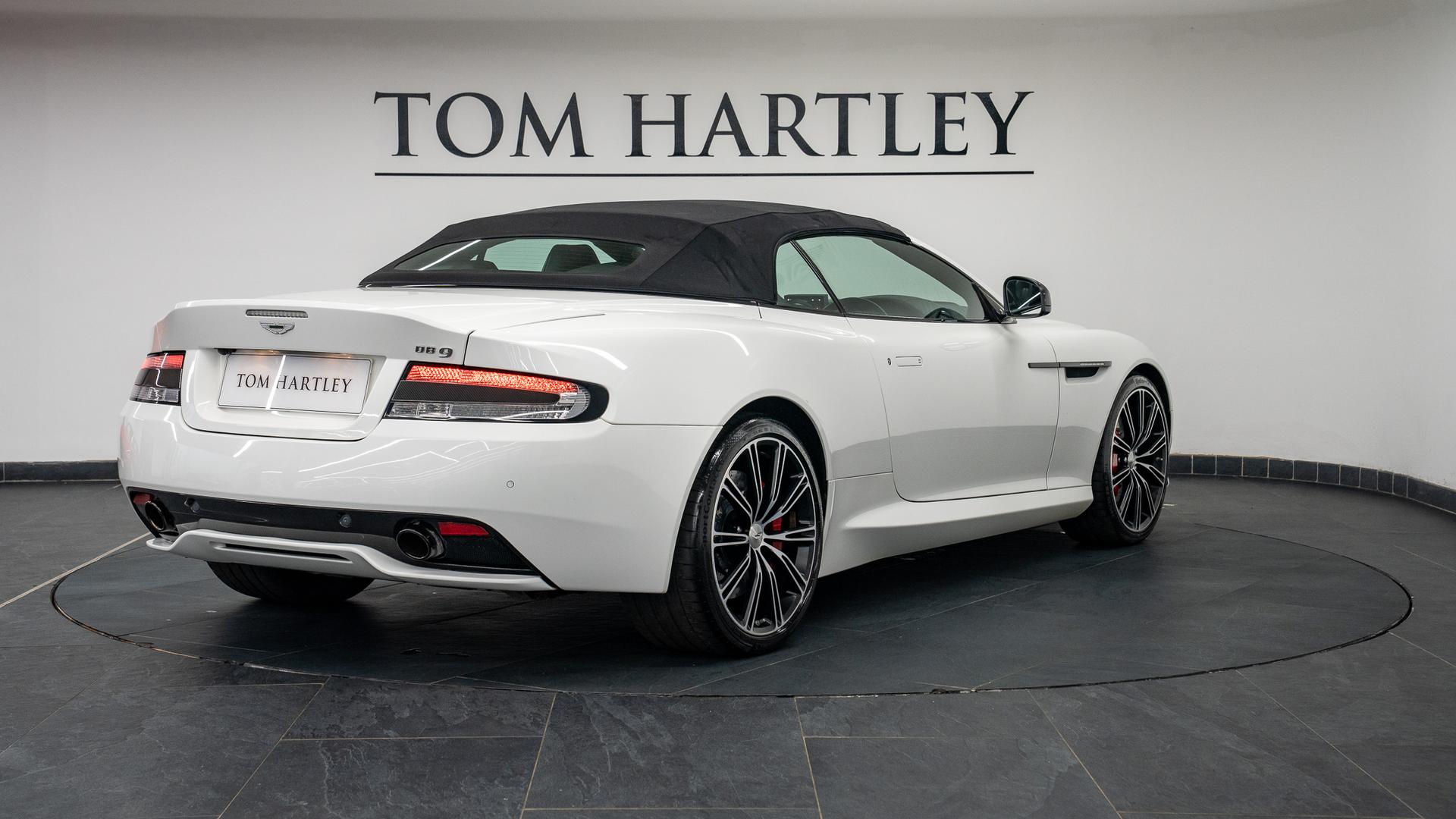 Aston Martin DB9 Photo 04e6f363-0869-47cc-bf6c-205bd87aaf3a.jpg
