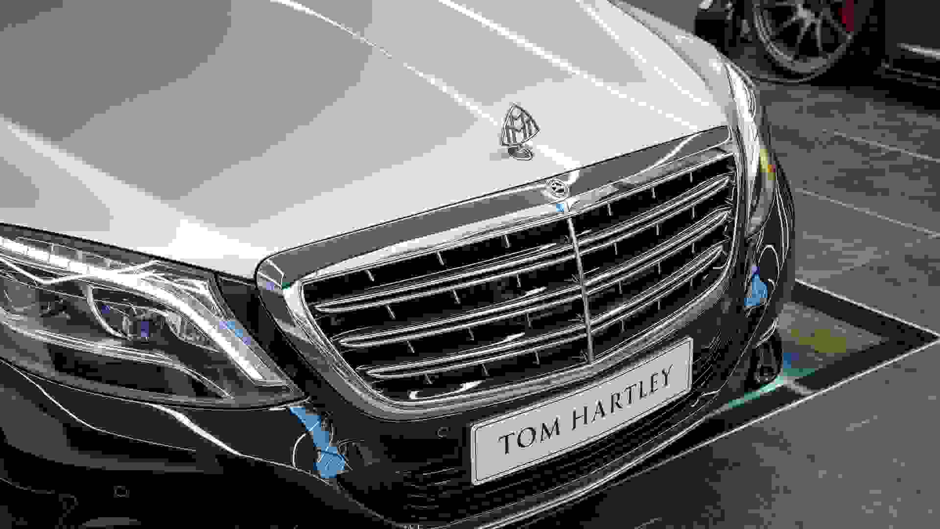 Mercedes-Benz Maybach S600 Photo 04f22577-3d46-459a-ab03-eed3b0acdd70.jpg