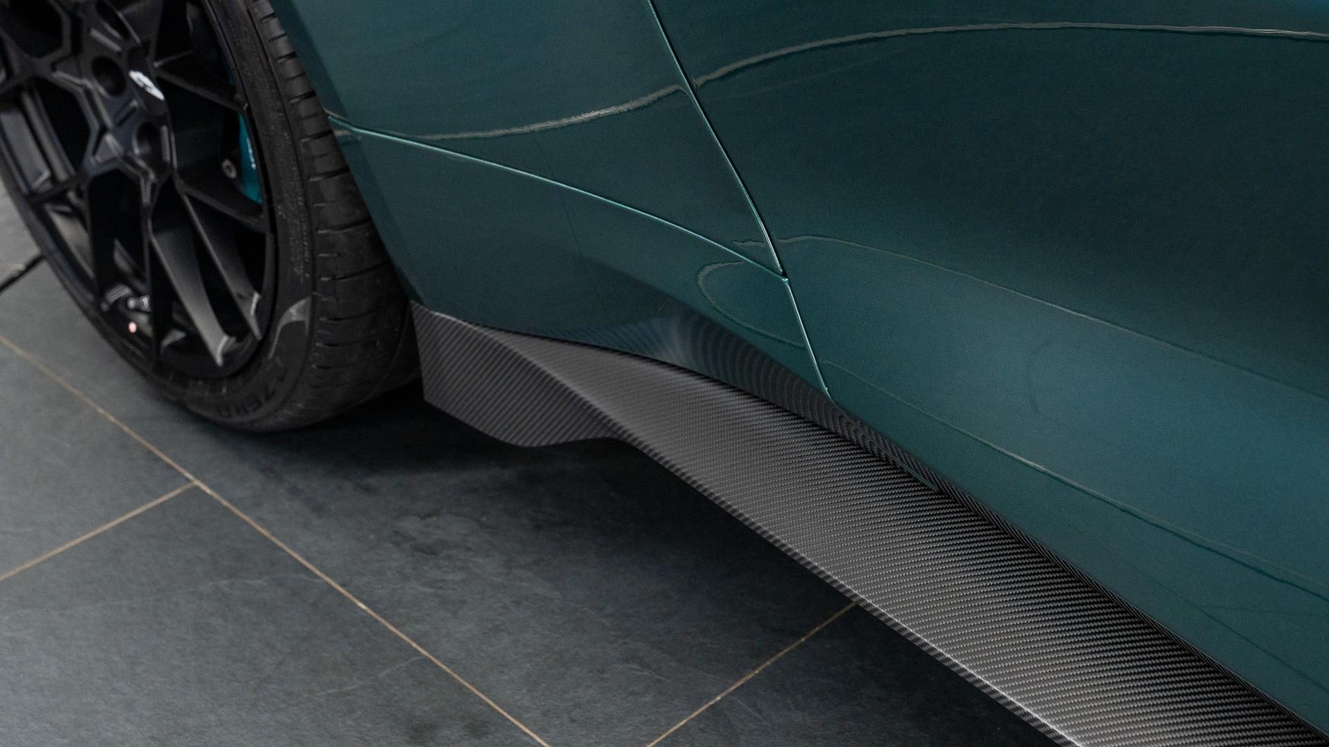 Aston Martin Vanquish Photo 05083599-6af1-492b-8d03-33c4bb9489b1.jpg