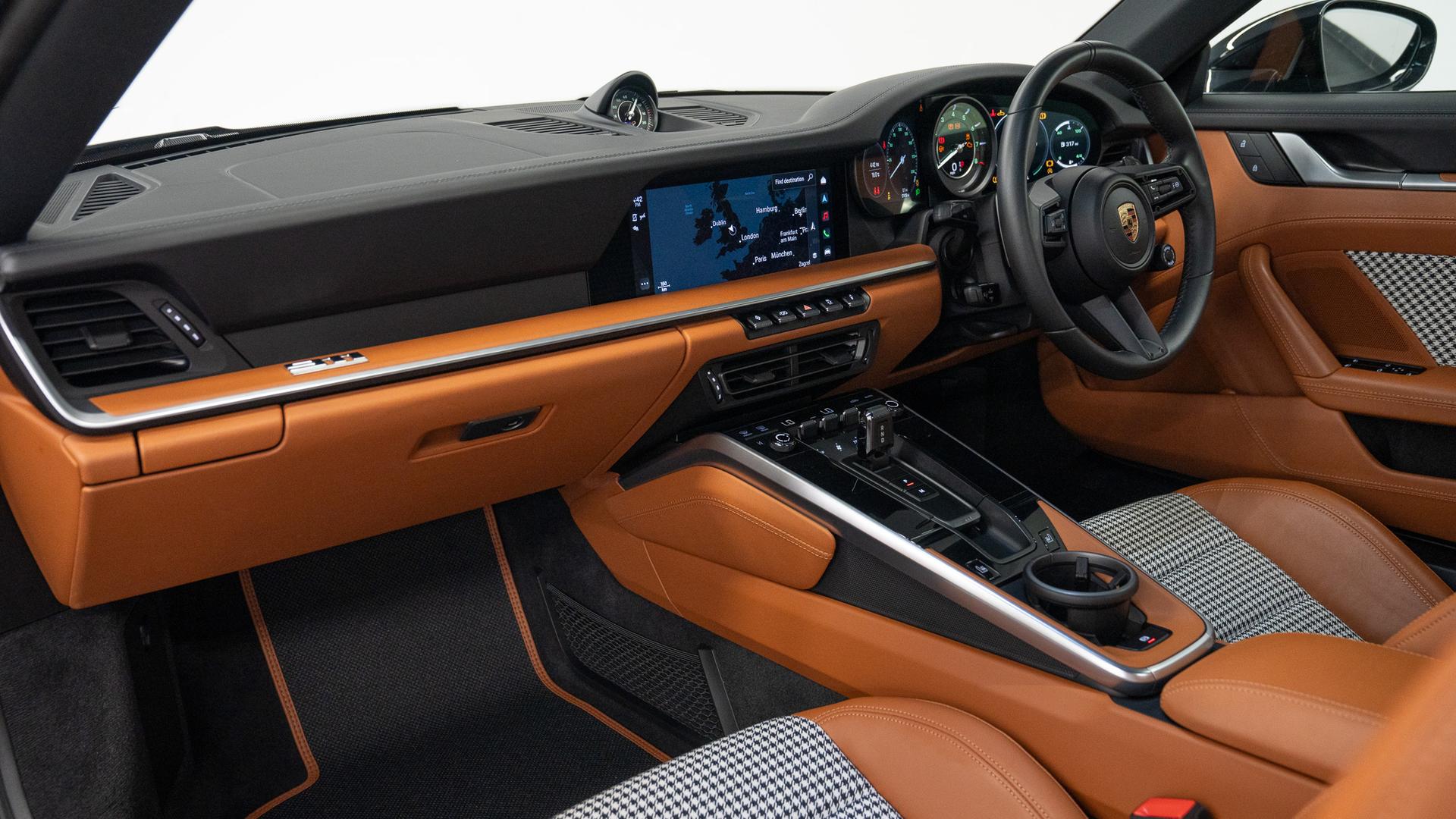 Porsche 911 Photo 0510dfba-04b9-405c-afb9-4d73d5d4c4a4.jpg
