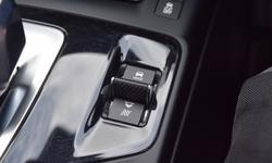Jaguar E-PACE Photo 26