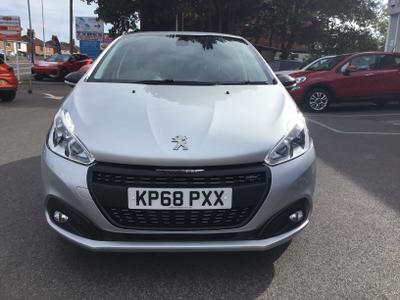 Peugeot 208 Photo 4