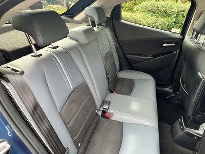 Mazda Mazda2 Photo 10