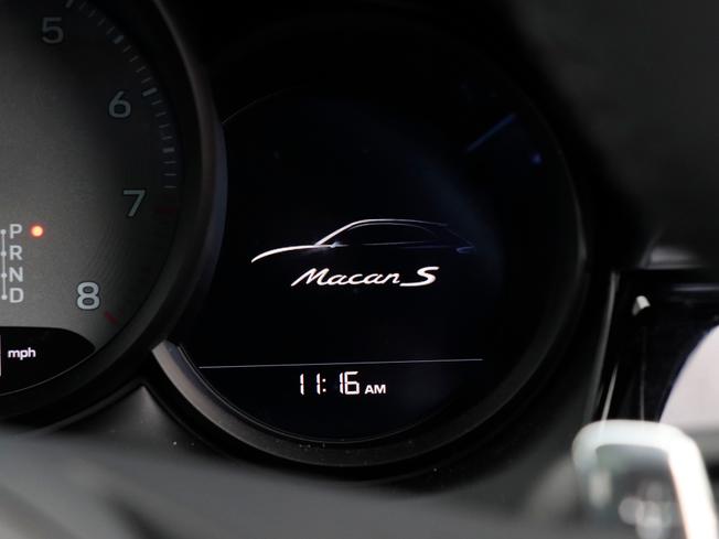 PORSCHE Macan Photo 31