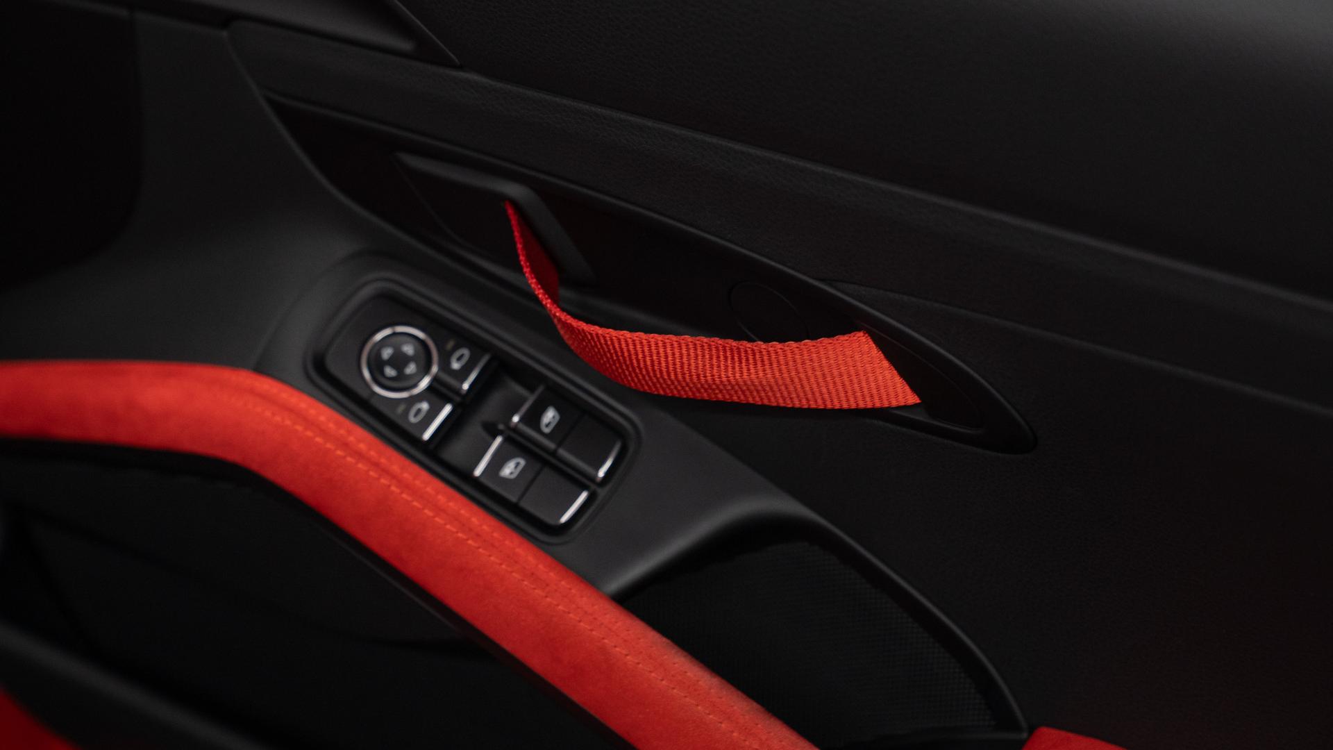 Porsche 911 Photo 053fb592-91ee-4f4a-9865-7c6b048ea683.jpg