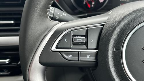 Suzuki Swift Photo 0541b756-7b49-4eb7-af78-de94dcf7b1af.jpg