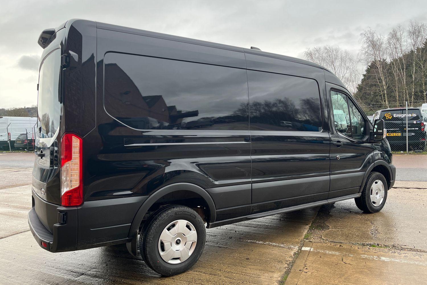 Ford E-TRANSIT Photo 24