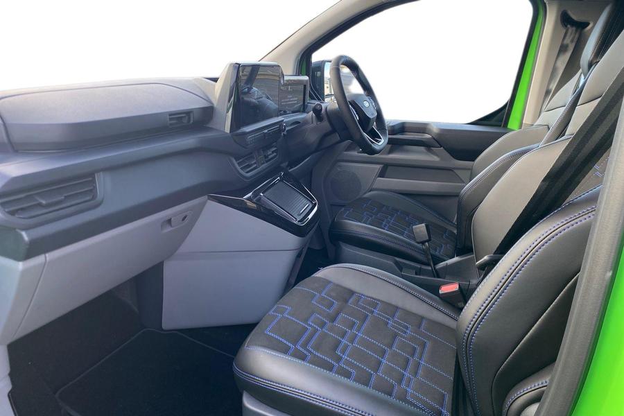 Ford TRANSIT CUSTOM Photo 056c97c2-ea63-4b9b-9eb5-89f71b19630a.jpg