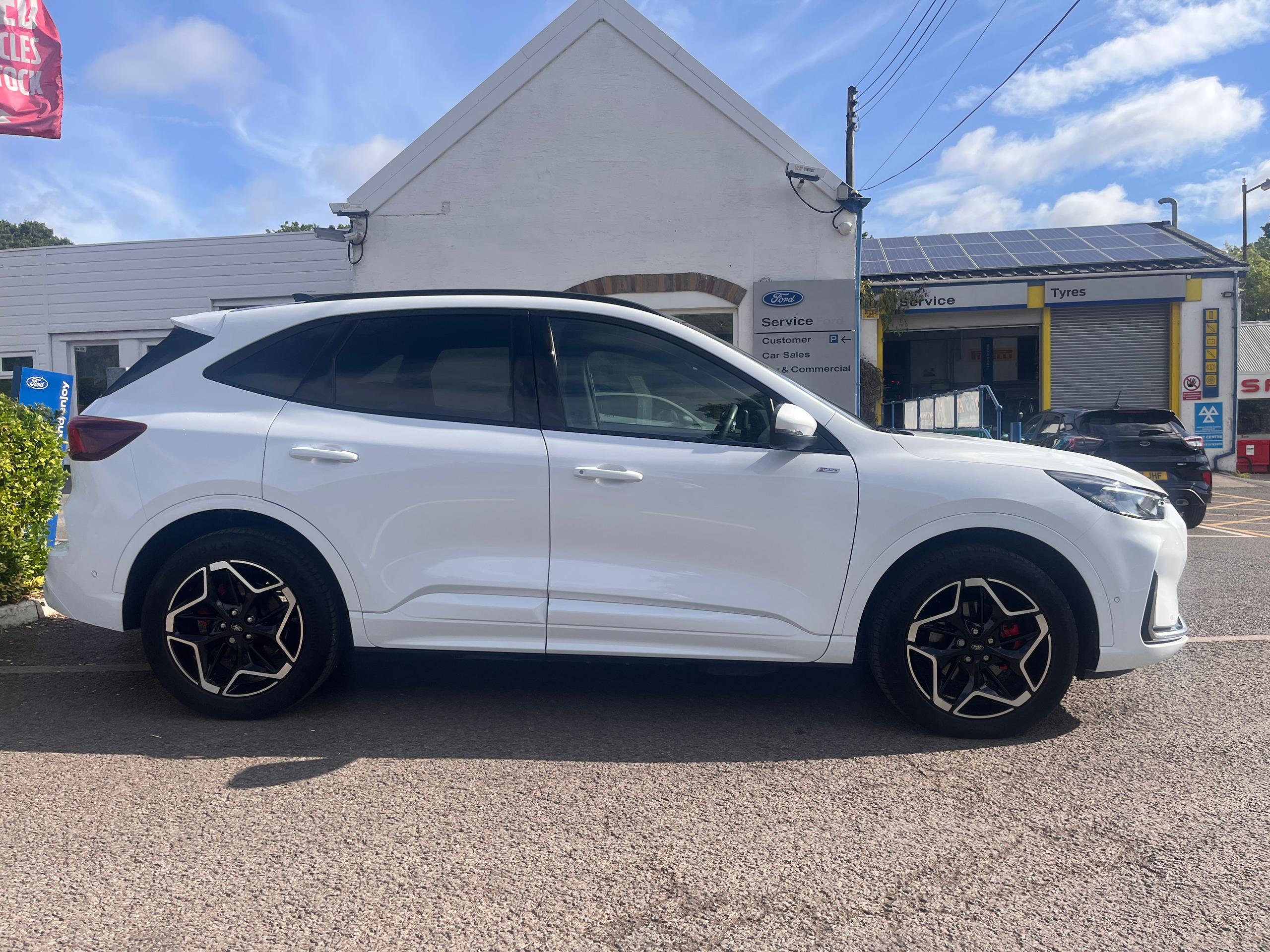 Used Ford KUGA AK74OMC 9