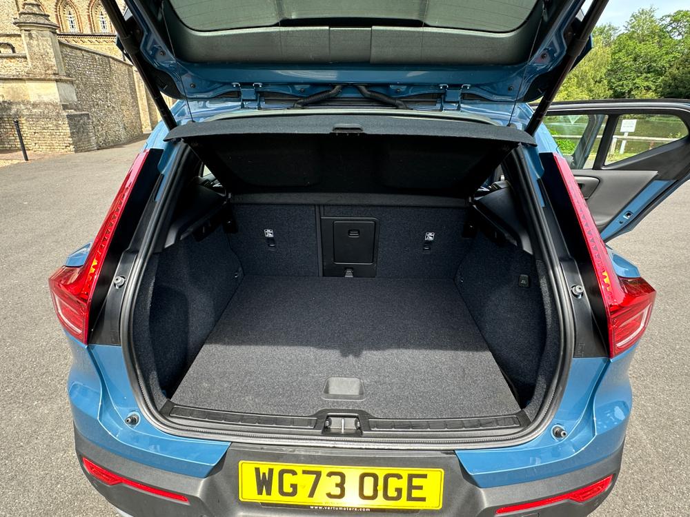 Used Volvo XC40 WG73OGE 17