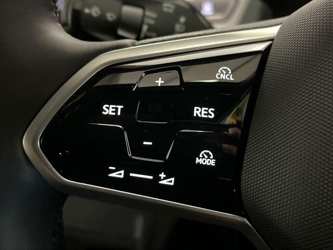 VOLKSWAGEN ID.3 Photo 19