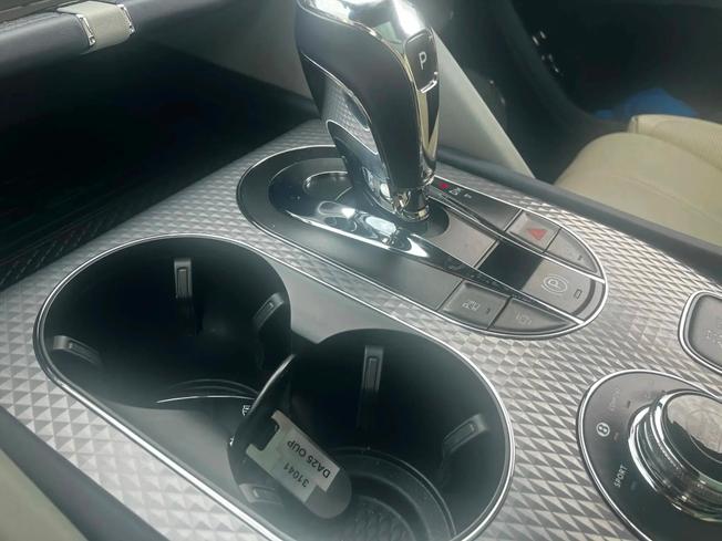 BENTLEY Bentayga Photo 44