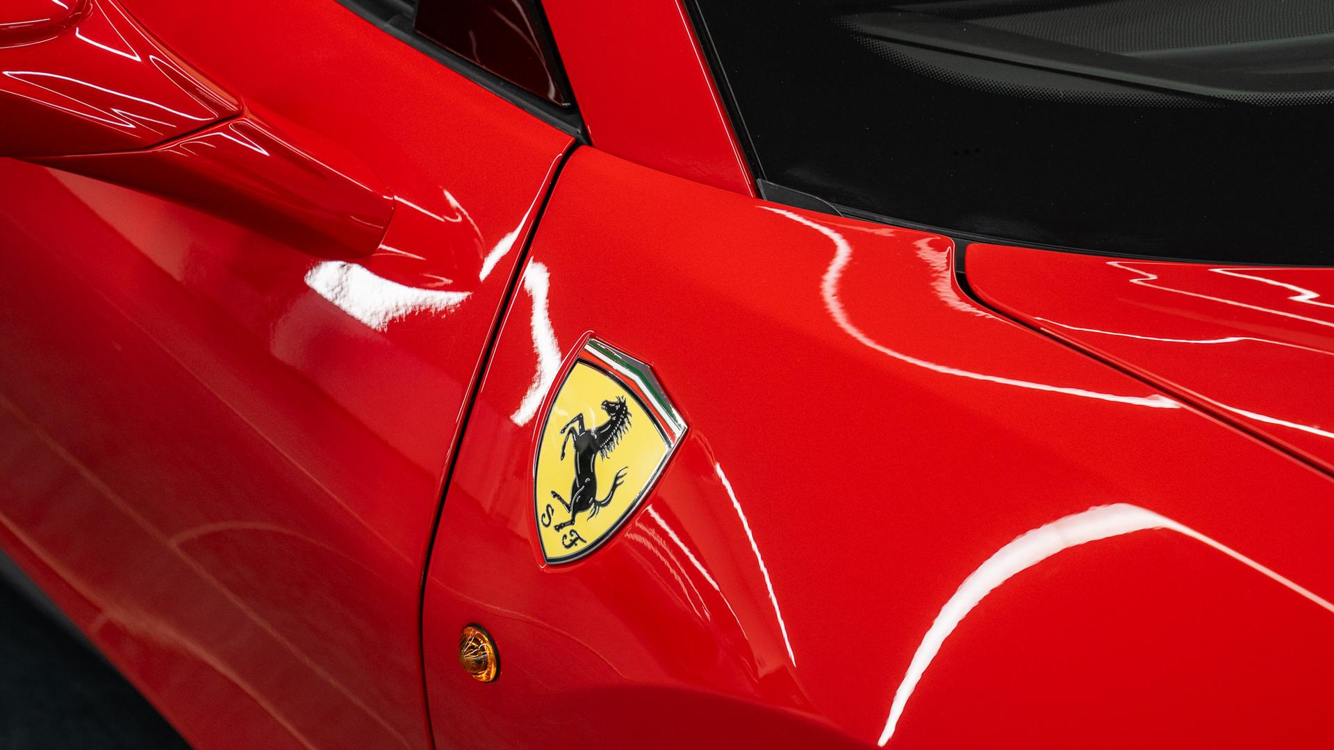 Ferrari 488 Photo 05b480c6-01fc-4333-9d10-96a6299fdeac.jpg
