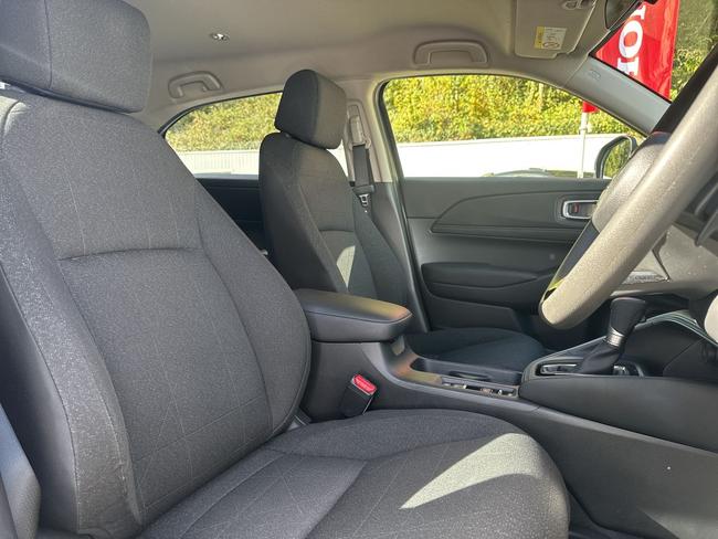 Honda HR-V Photo 05bd2cb8-3312-43c3-88d0-2d7090570046.jpg