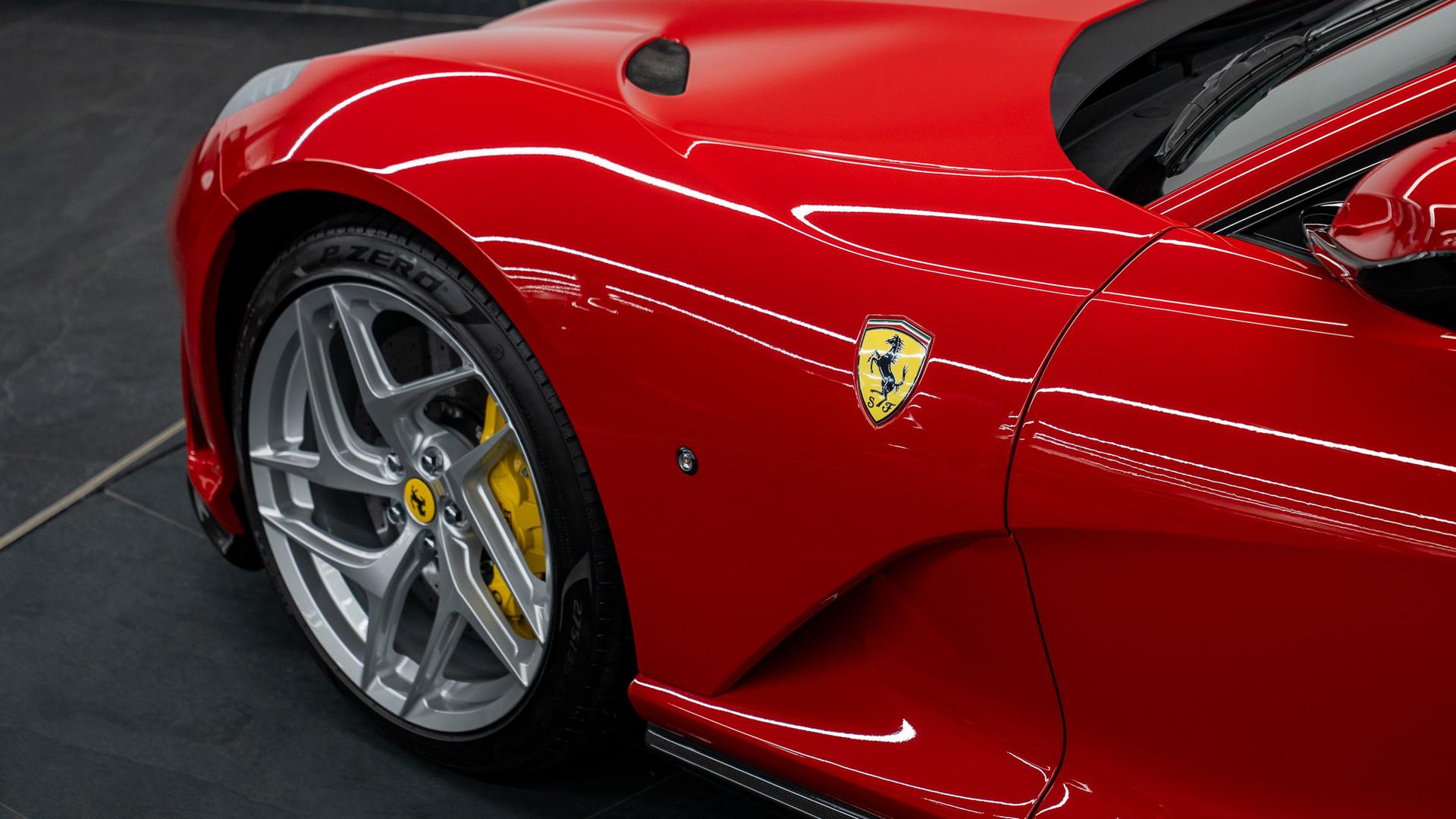 Ferrari 812 Photo 05c2bd91-35ab-4fb8-b708-a54a9cbcfa3b.jpg