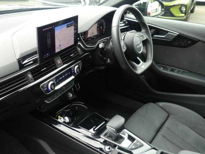 Audi A4 Avant Photo 05c3c110-8022-4cec-8e9b-e0a0c448836a.jpg