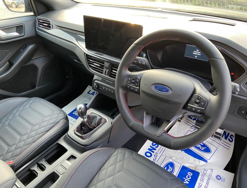 Ford Focus Photo 05c5c755-e342-4b29-a041-bade8a00a3b8.jpg