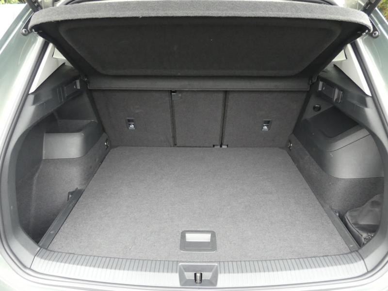 Volkswagen Tiguan Photo 05c69231-d441-46c9-a886-d6a56405b836.jpg