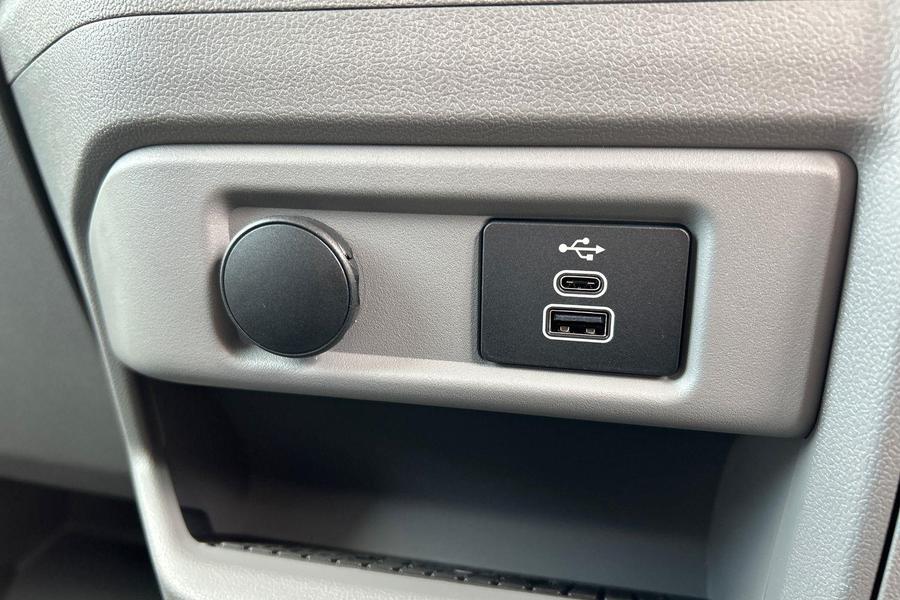 Ford TRANSIT CUSTOM Photo 05c827d0-2cd3-4e2d-841a-c2a58e5fd9cf.jpg