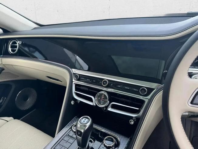 BENTLEY Flying Spur Photo 15