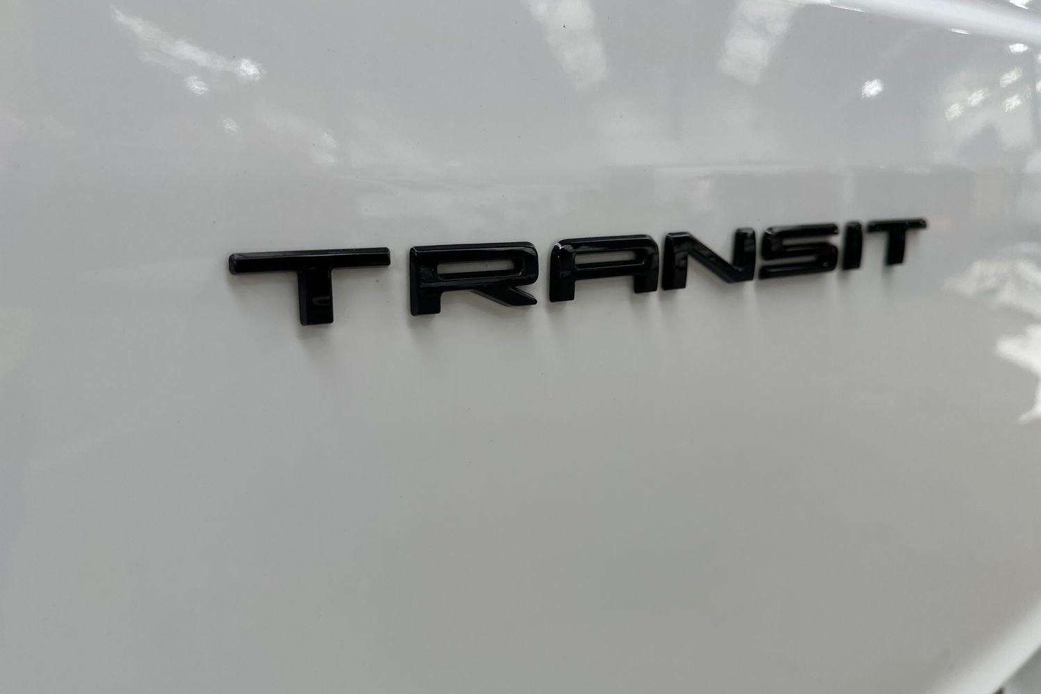 Ford TRANSIT COURIER Photo 21