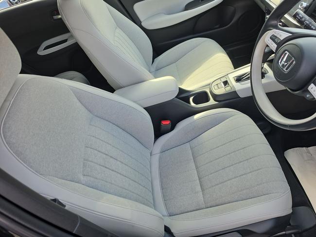 Honda Jazz Photo 05d3aacc-bc09-4879-92fb-46cf8b95dd7f.jpg