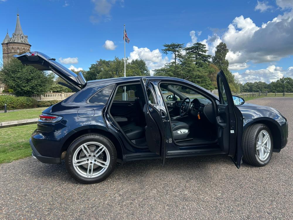 Used Porsche Macan RA71BBJ 11
