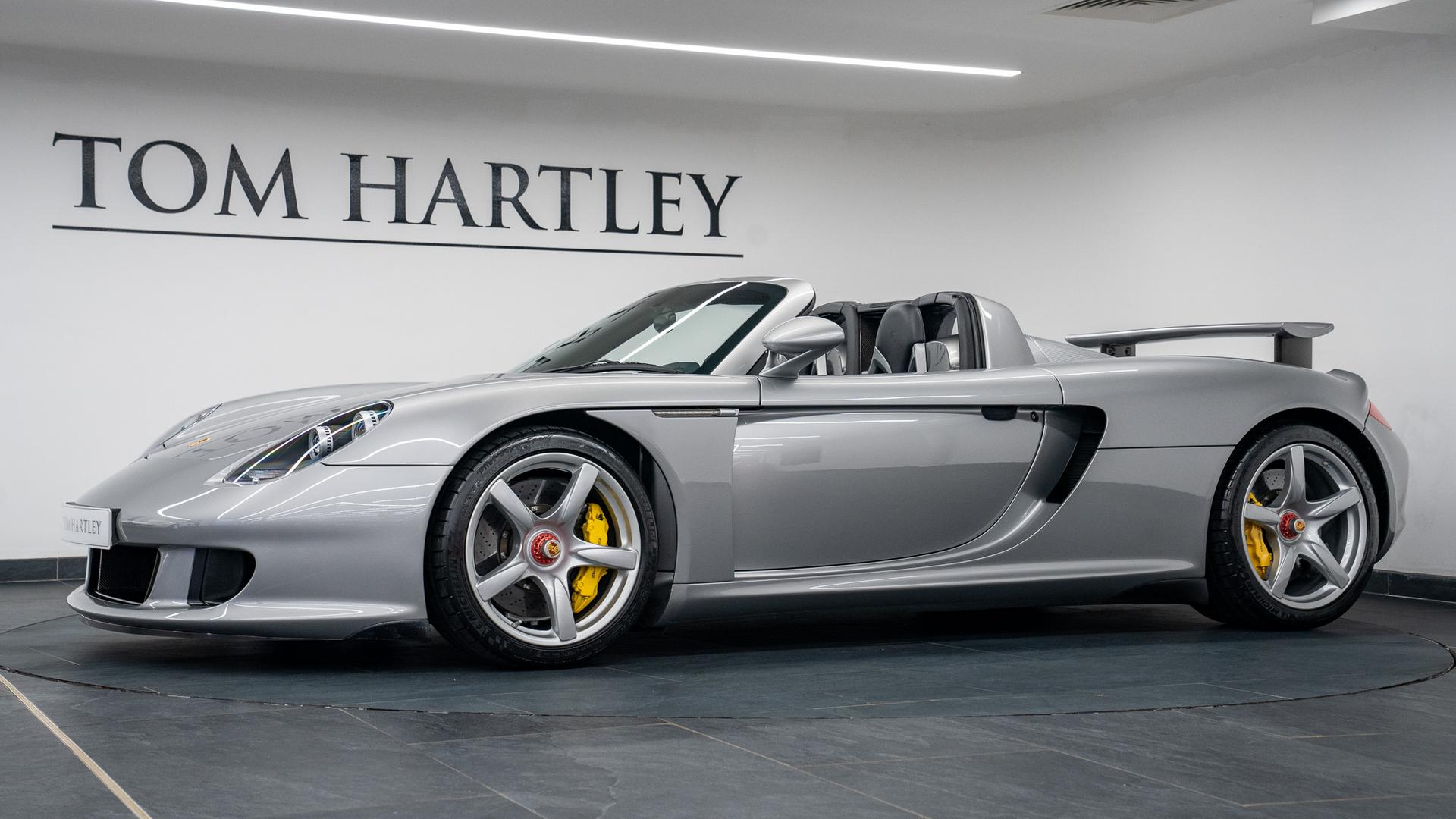 Porsche Carrera GT Photo 0600041f-06aa-4307-97d3-971acabaa665.jpg