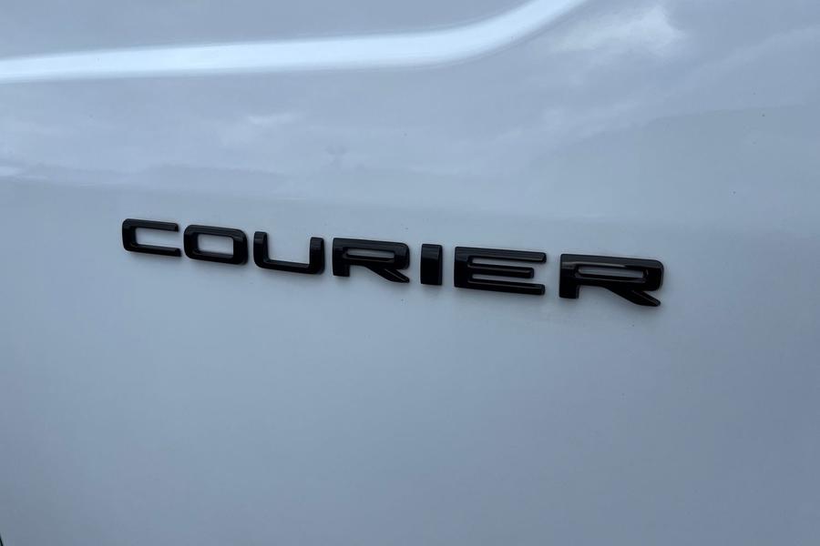Ford TRANSIT COURIER Photo 06043cb3-8d72-4e94-b2d8-18c92993d884.jpg