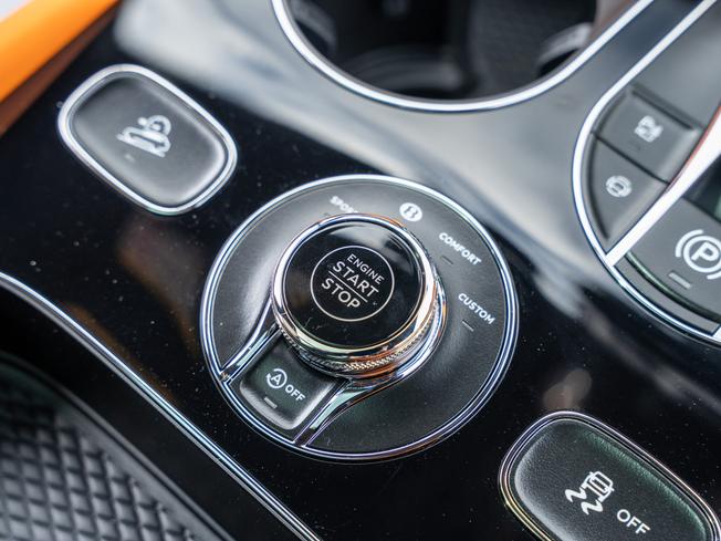 BENTLEY Bentayga Photo 32