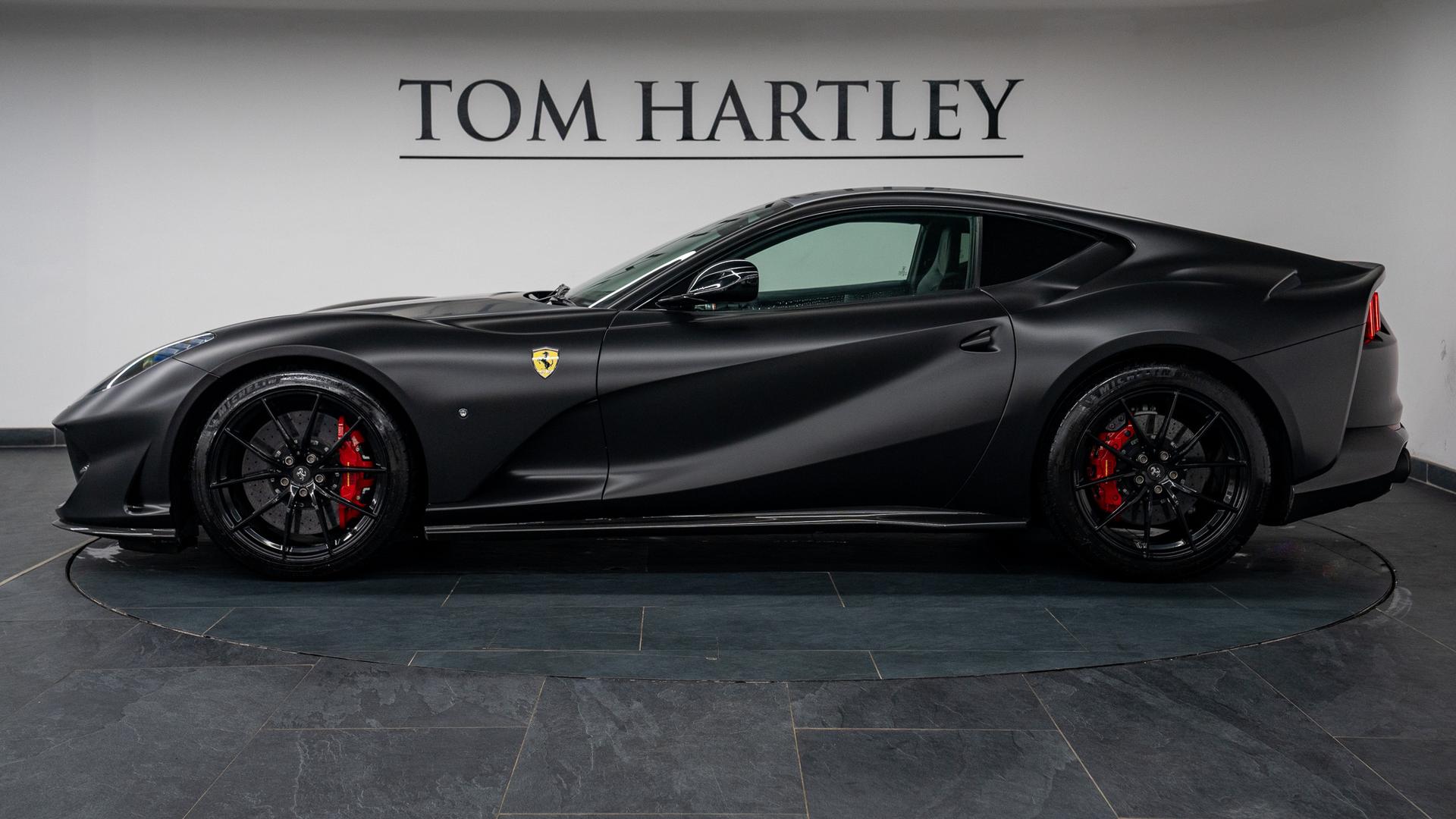 Ferrari 812 Photo 06275512-d266-4322-8a2c-f1515b08dbb4.jpg