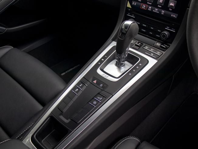 PORSCHE 718 Cayman Photo 20