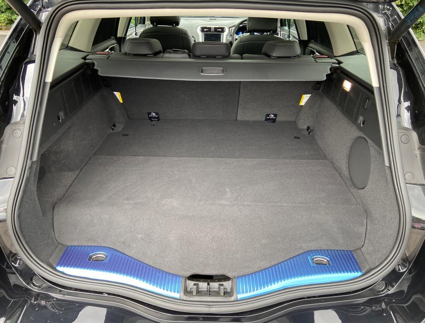 Ford Mondeo Photo 063190ab-fe49-467a-9bab-86d8ae02a7f5.jpg